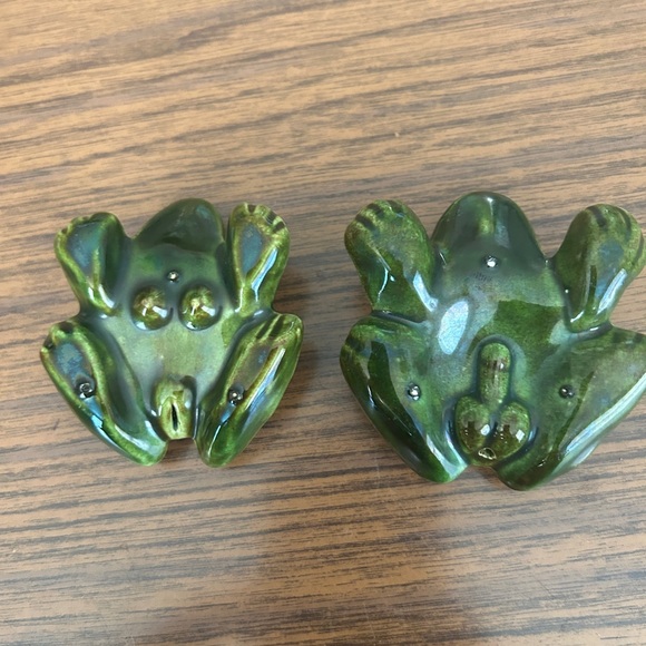 WHATNOTS - Picture 5 of 5